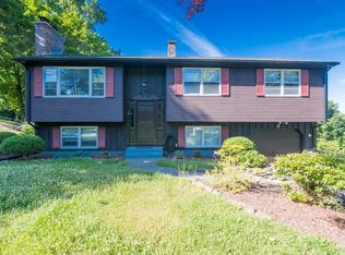 45 Skyline Dr, Westfield, MA 01085