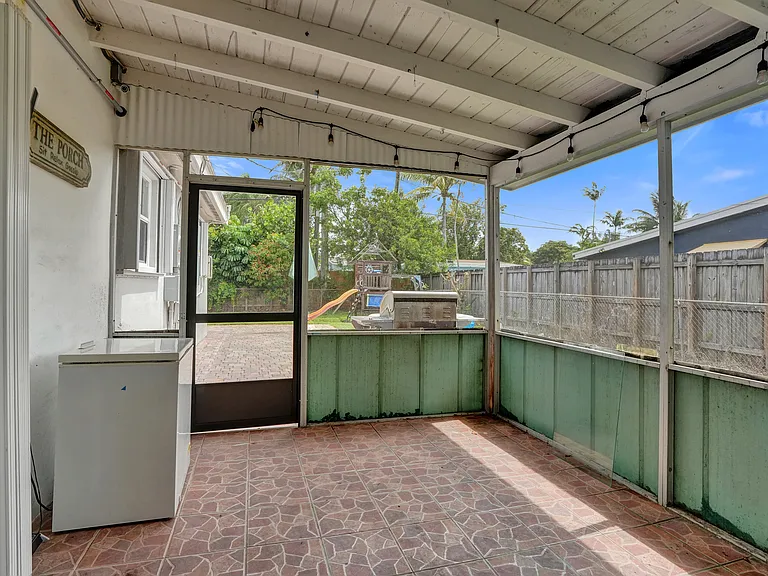 6601 SW 5th St — Photo 13