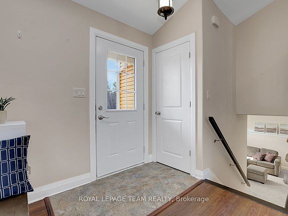 2nd image of 420 Hyndman Rd