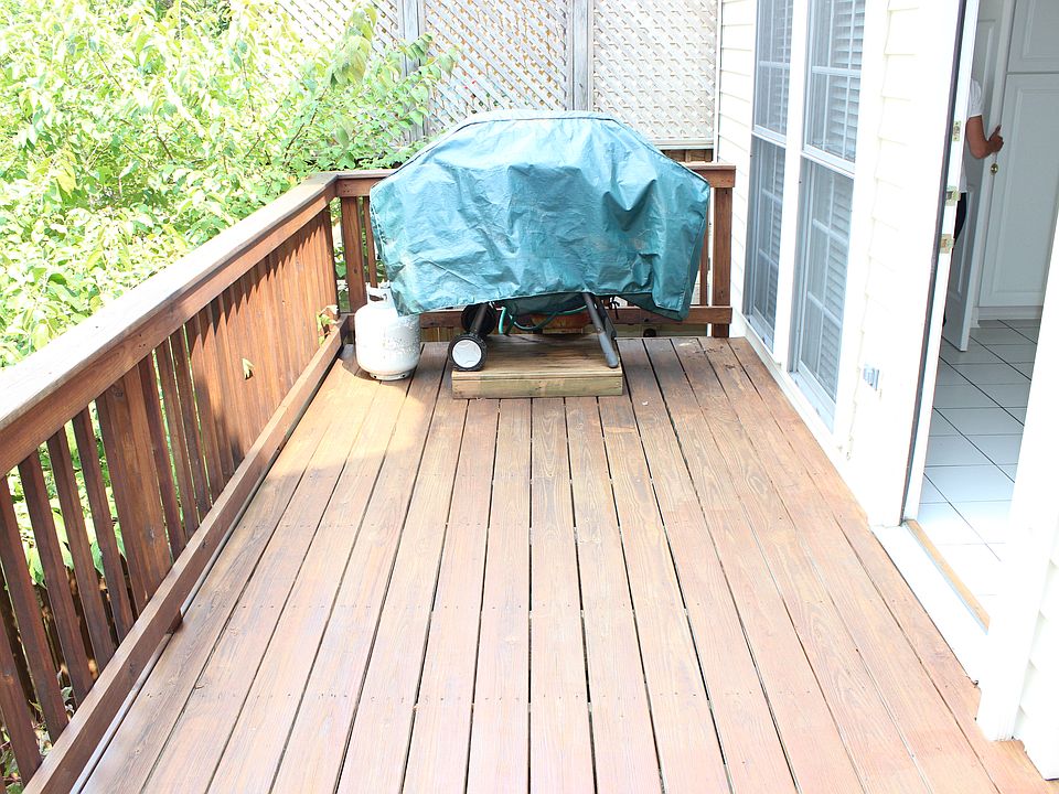 Outdoor deck with grill