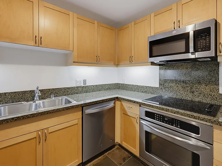 1150 J St #513 — Photo 12