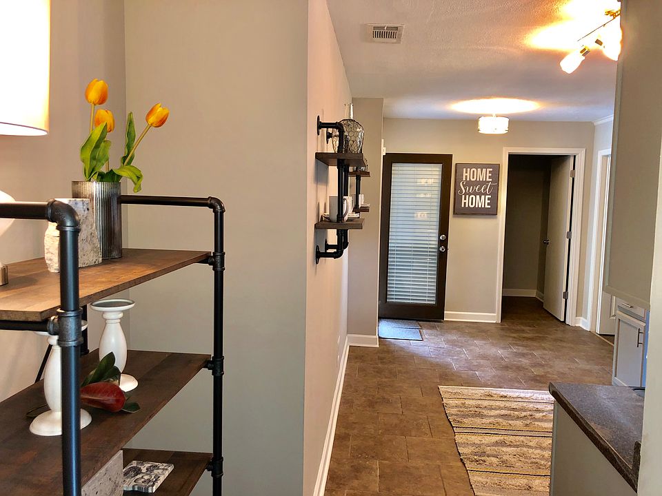 1st image of 151 W Bendel Cir