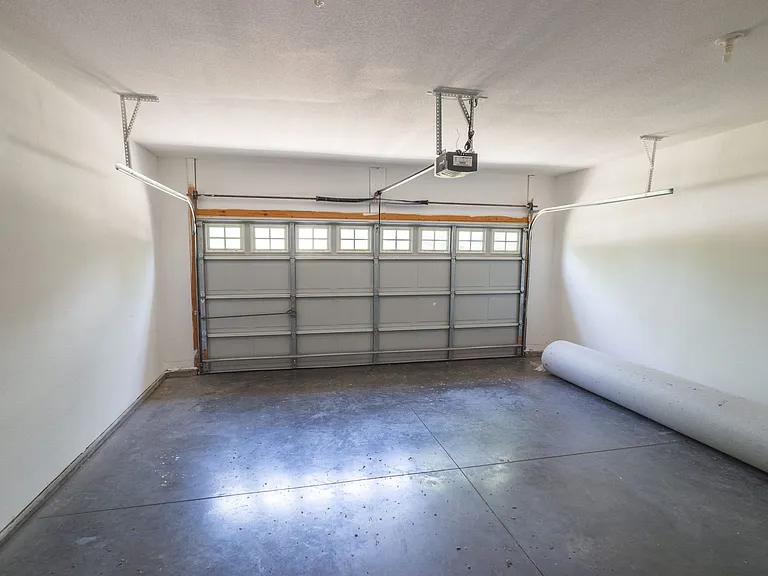 1479 Legends Cir — Photo 14