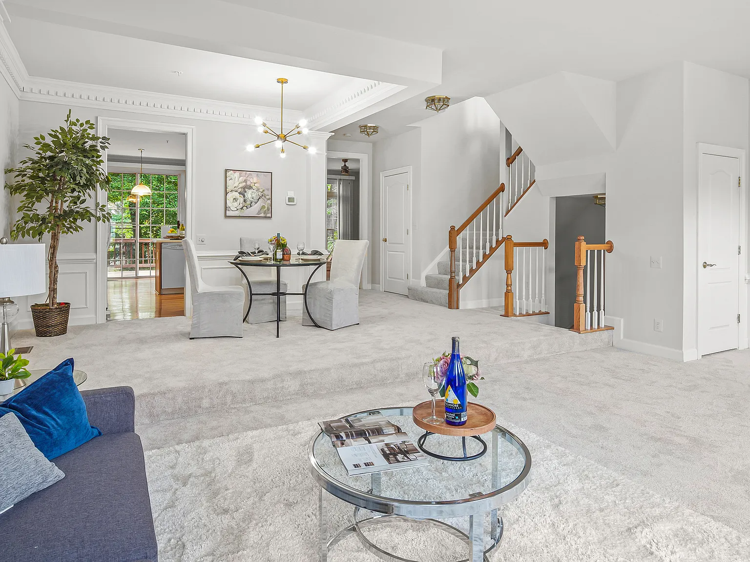 3 bed, 2700 sqft, $4,500 — Photo 2