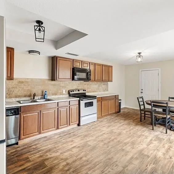 Building Photo - 4218 Kenbrook Dr #201