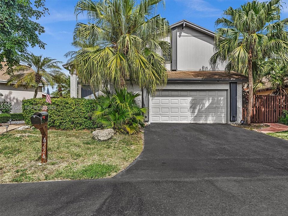 1st image of 4224 SW 148th Pl