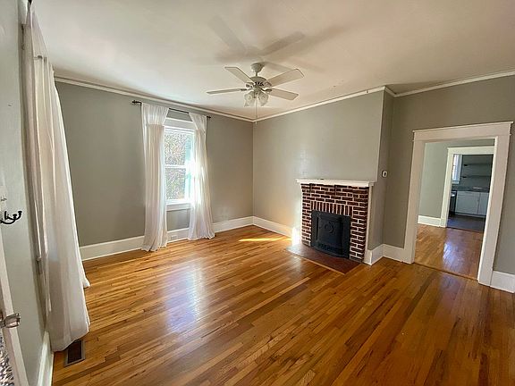 3rd image of 530 Bond Ave