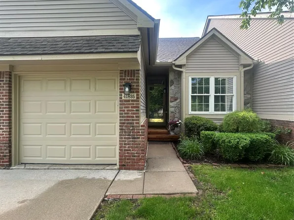 41835 Primrose Dr, Novi, MI 48377