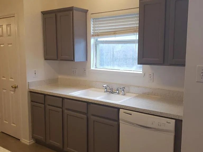 924 Hillrise Dr — Photo 10