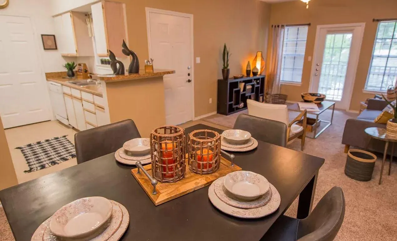 Arbors of Pleasant Valley Apts — Photo 2