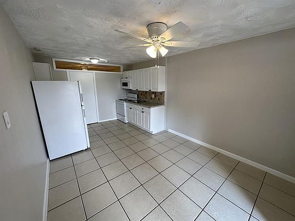 3rd image of 3063 Floweva St APT B
