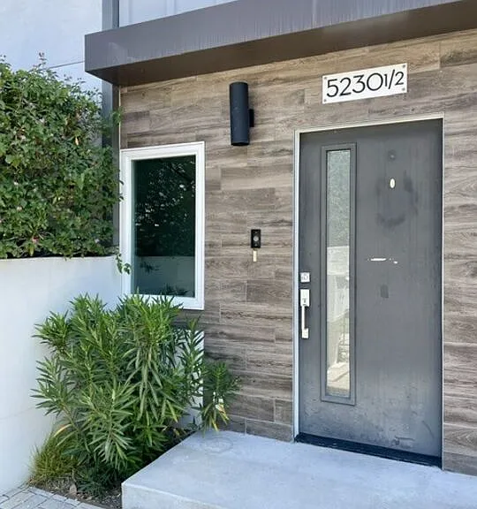5230 1/2 Satsuma Ave — Photo 3