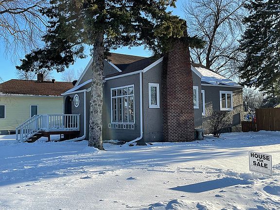 2nd image of 523 Arnold Ave N