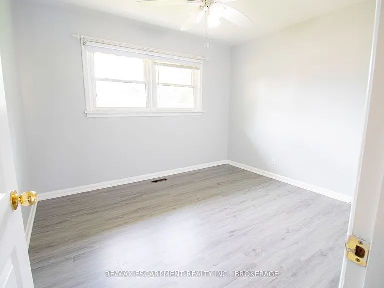 98 James St E #1 — Photo 11