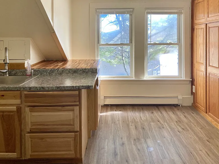 1211 Center St #4 — Photo 4