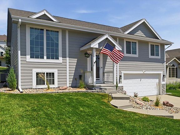 2nd image of 4822 Spring Cir