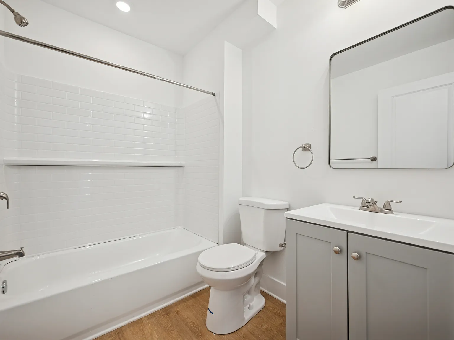 4 bed, 1058 sqft, $2,100 — Photo 4