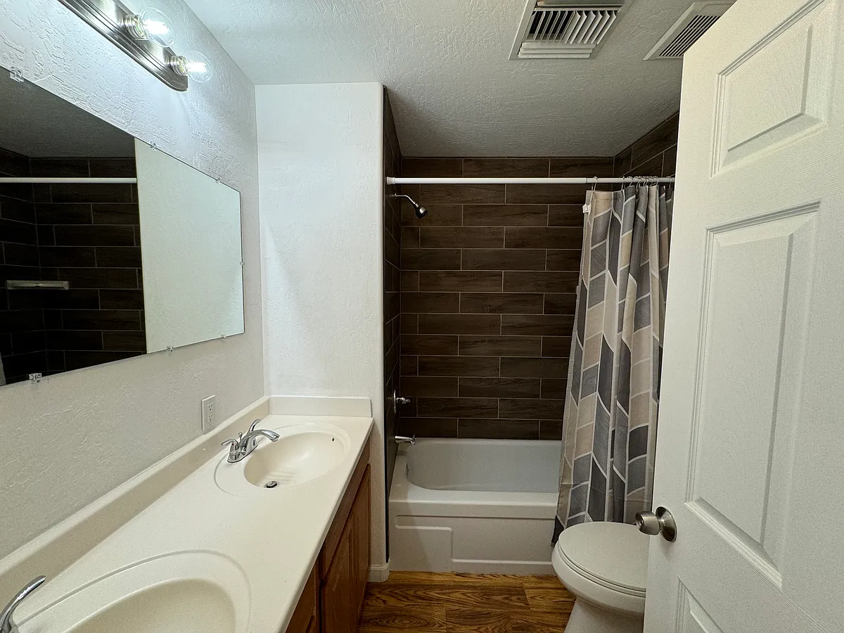 Building Photo - 20656 E Quail Run Dr