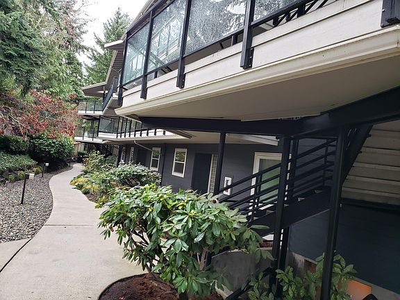 3rd image of 520 4th St APT 22