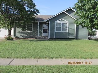 314 E Colleen Dr, Gardner, KS 66030