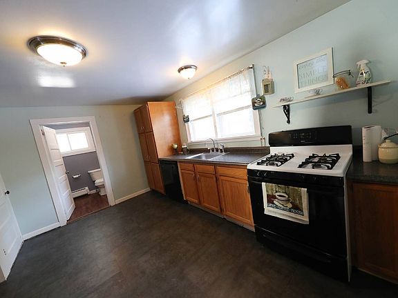 5th image of 11 W Casler St