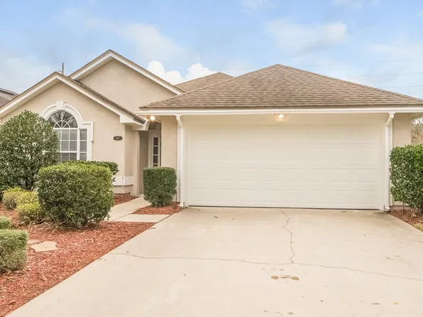 1667 Rustling Dr, Fleming Island, FL 32003