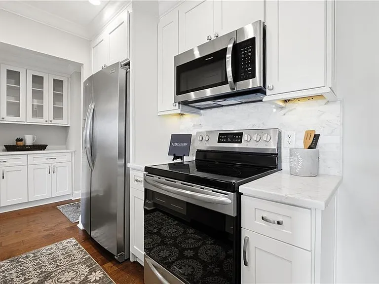 300 Johnson Ferry Rd #A803 — Photo 2