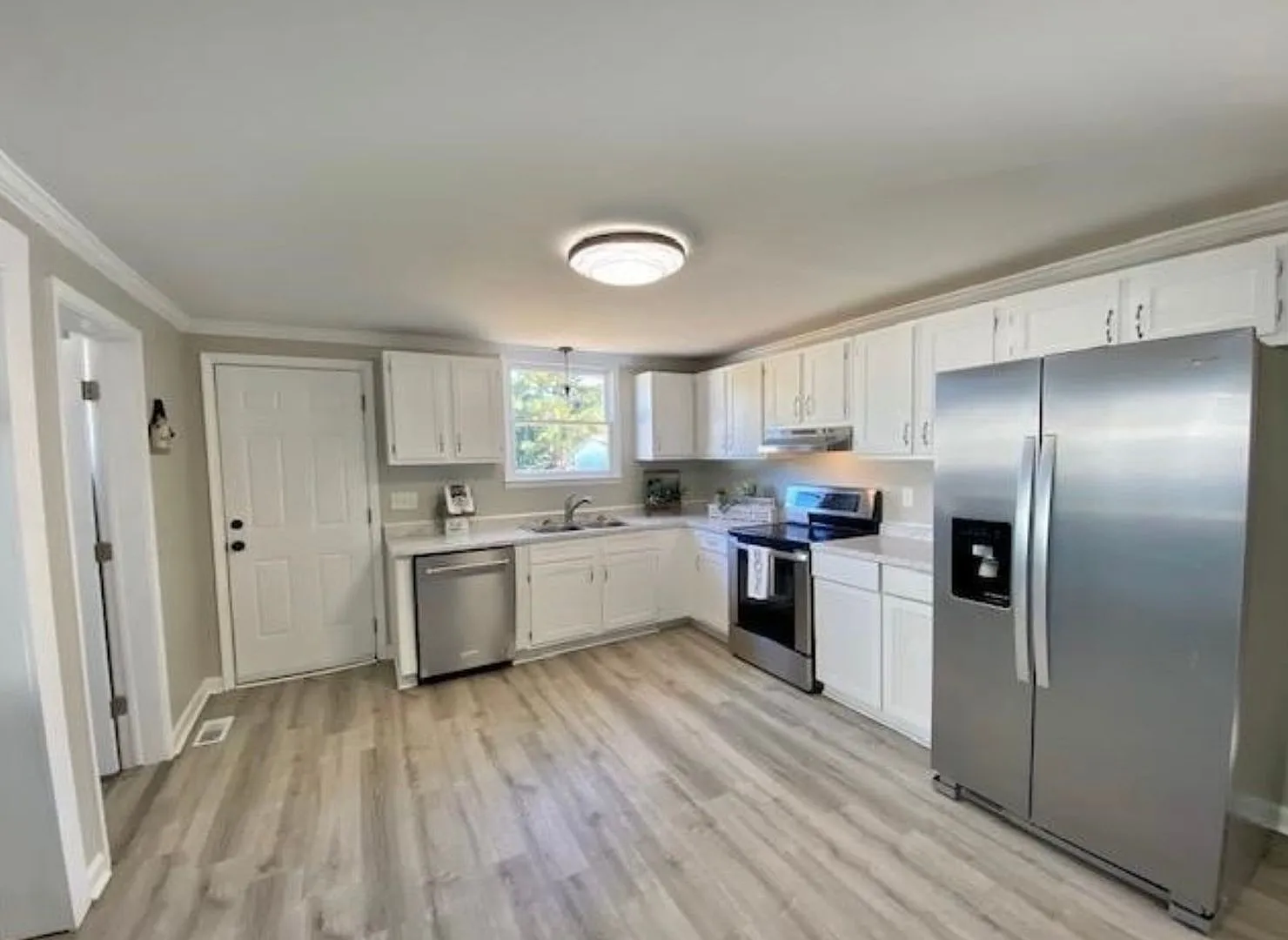Spacious 4BR/3BA House in Erwin — Photo 4