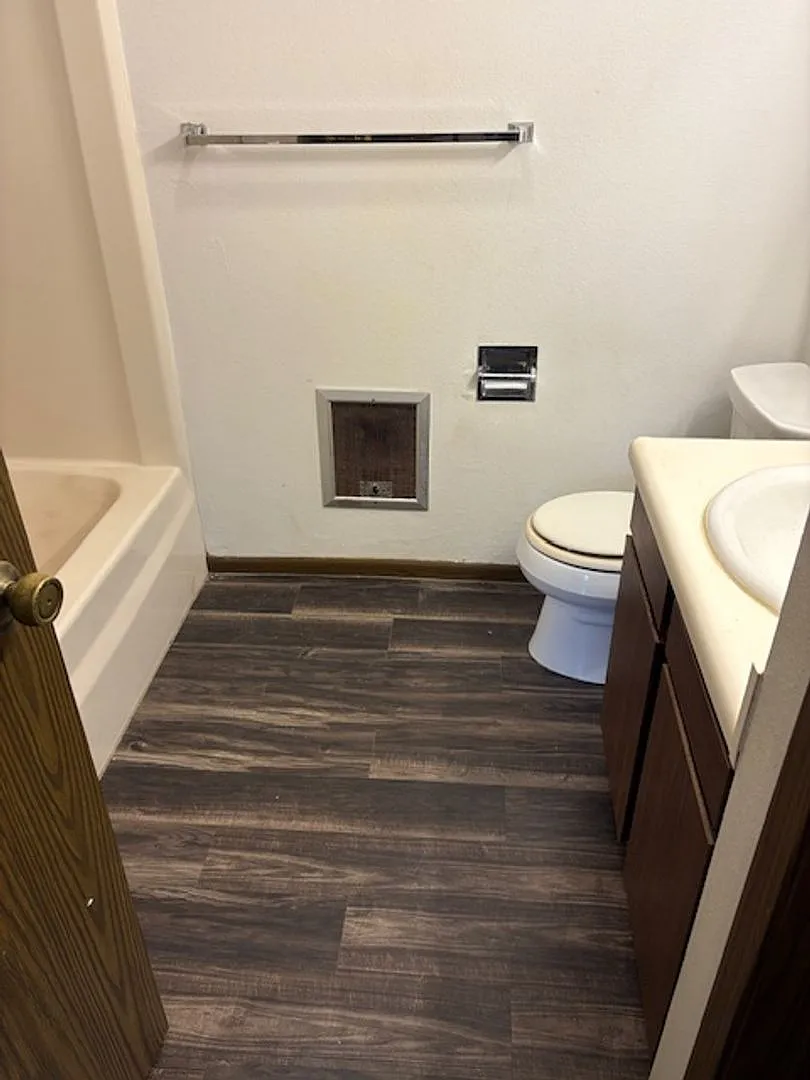 209 Estelle St - Apt C2 — Photo 3
