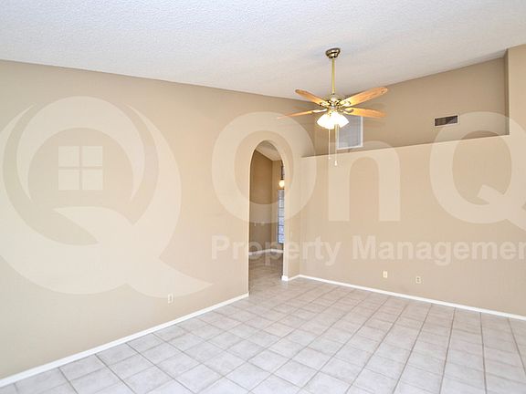 3rd image of 1614 N Fraser Dr