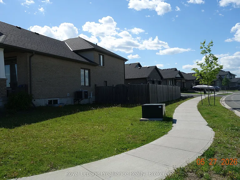 8 Abbott St — Photo 6