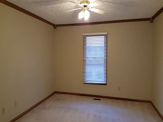 2630 Alexander Ct — Photo 6