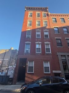 10 Garden Court St, Boston, MA, 02113