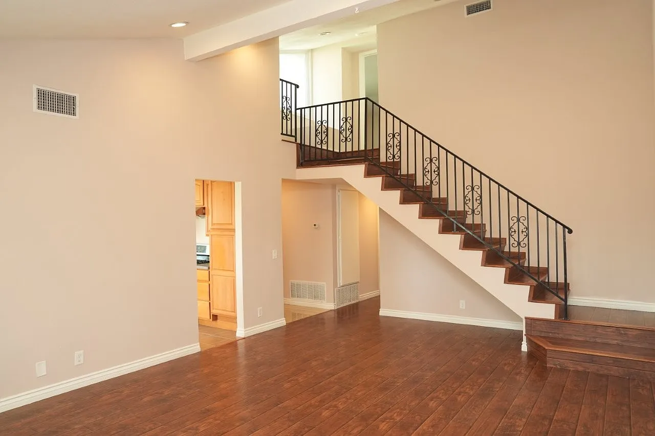 3 bed, 1584 sqft, $3,450 — Photo 3