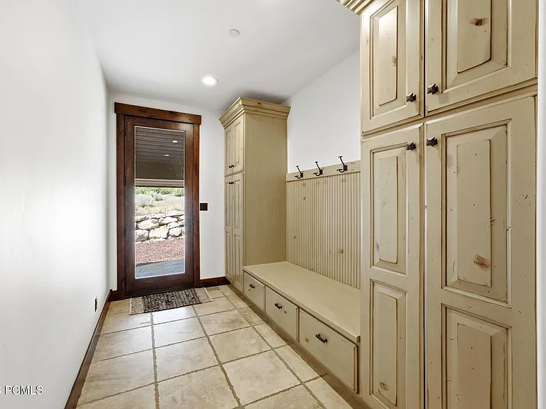 8235 N Sunrise Loop — Photo 25
