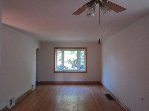 3rd image of 5436 S Natoma Ave