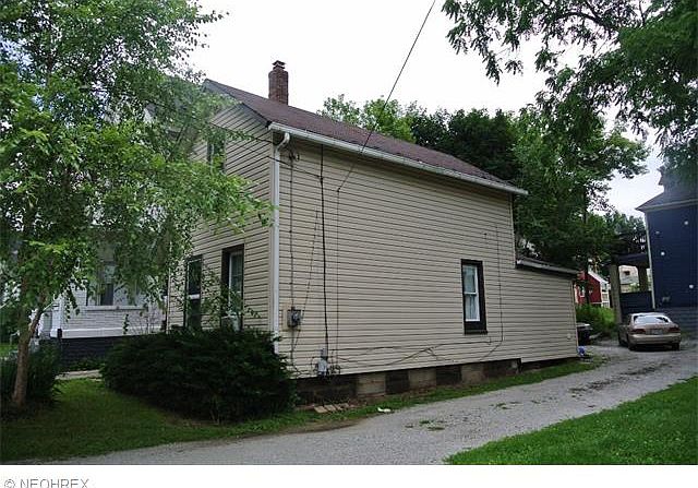 2nd image of 537 Sumner St