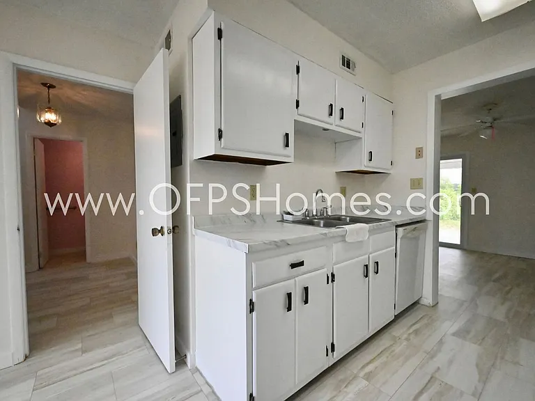 1209 Quail Lake Blvd — Photo 7