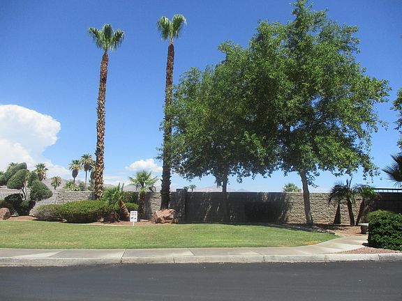 3rd image of 1800 Clubhouse Dr Unit 115