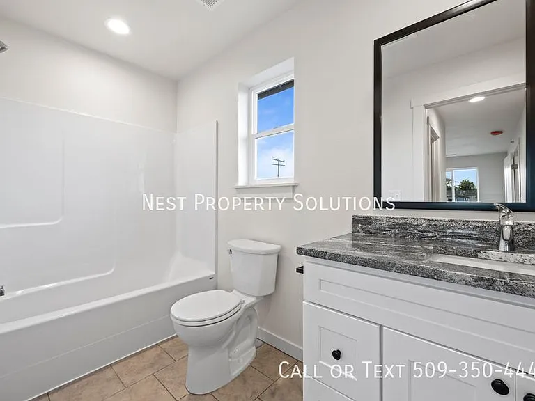 215 S 1st St #2 — Photo 31