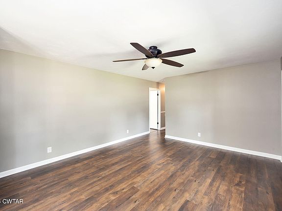 4th image of 102 Fox Ridge Rd