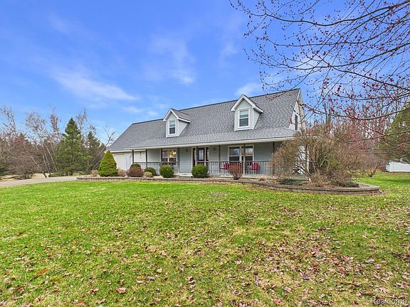 3rd image of 6882 Jones Rd
