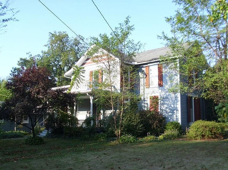 1st image of 921 E Washington St
