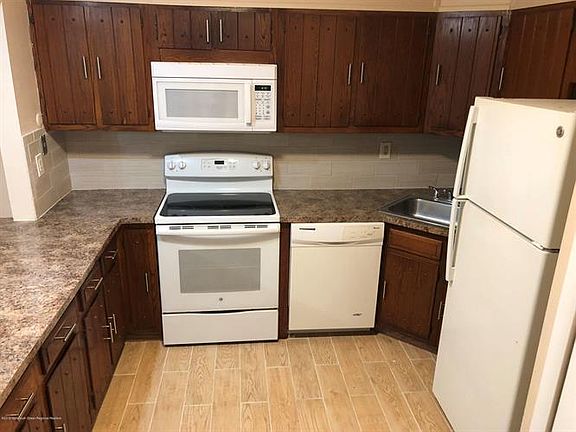 5th image of 130 Amberly Dr