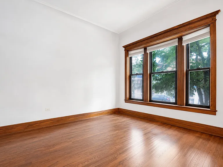 1004 W Dakin St #1 — Photo 9