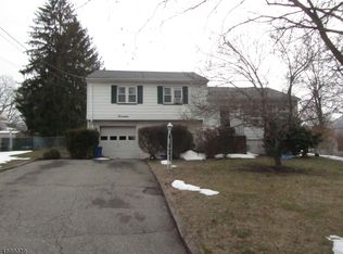 17 Woodland Ave, Butler, NJ 07405