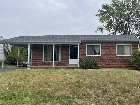 2820 Beechwood Ln, Maryland Heights, MO 63043