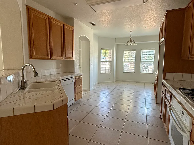 1631 Gillette Dr — Photo 8