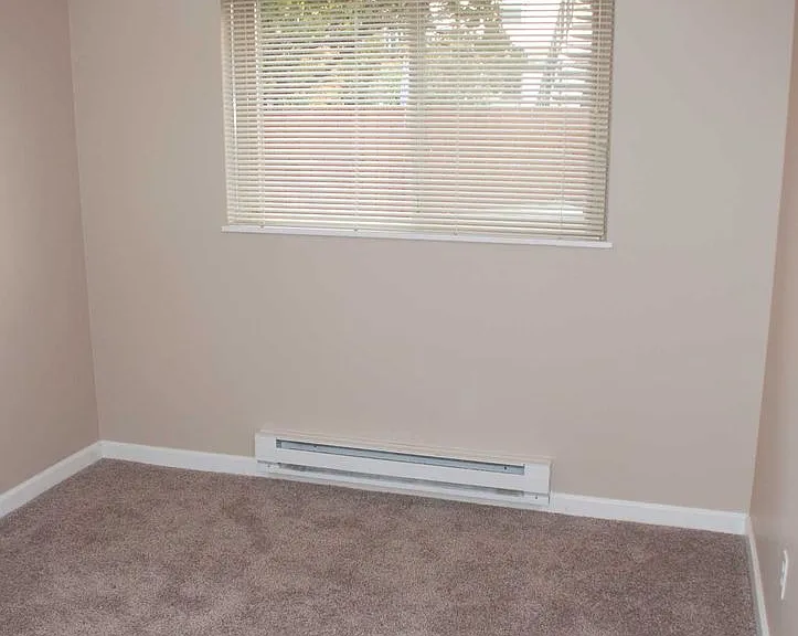 320 Valley St — Photo 9