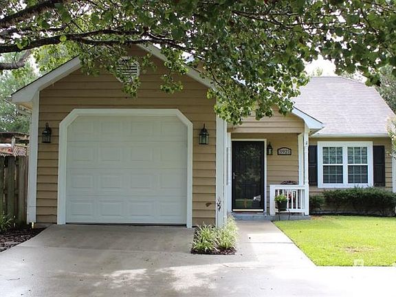 2nd image of 3921 Fawn Creek Dr